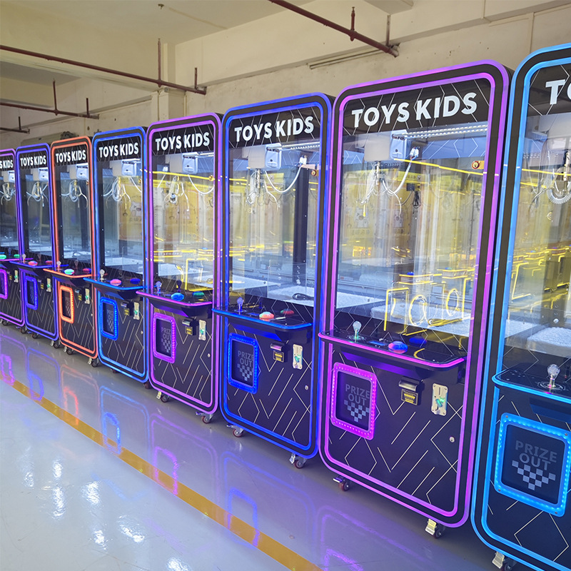 Schwarzer Greifautomat: Modern – Arcade Prize Vending Machine Bewertung und Preis
